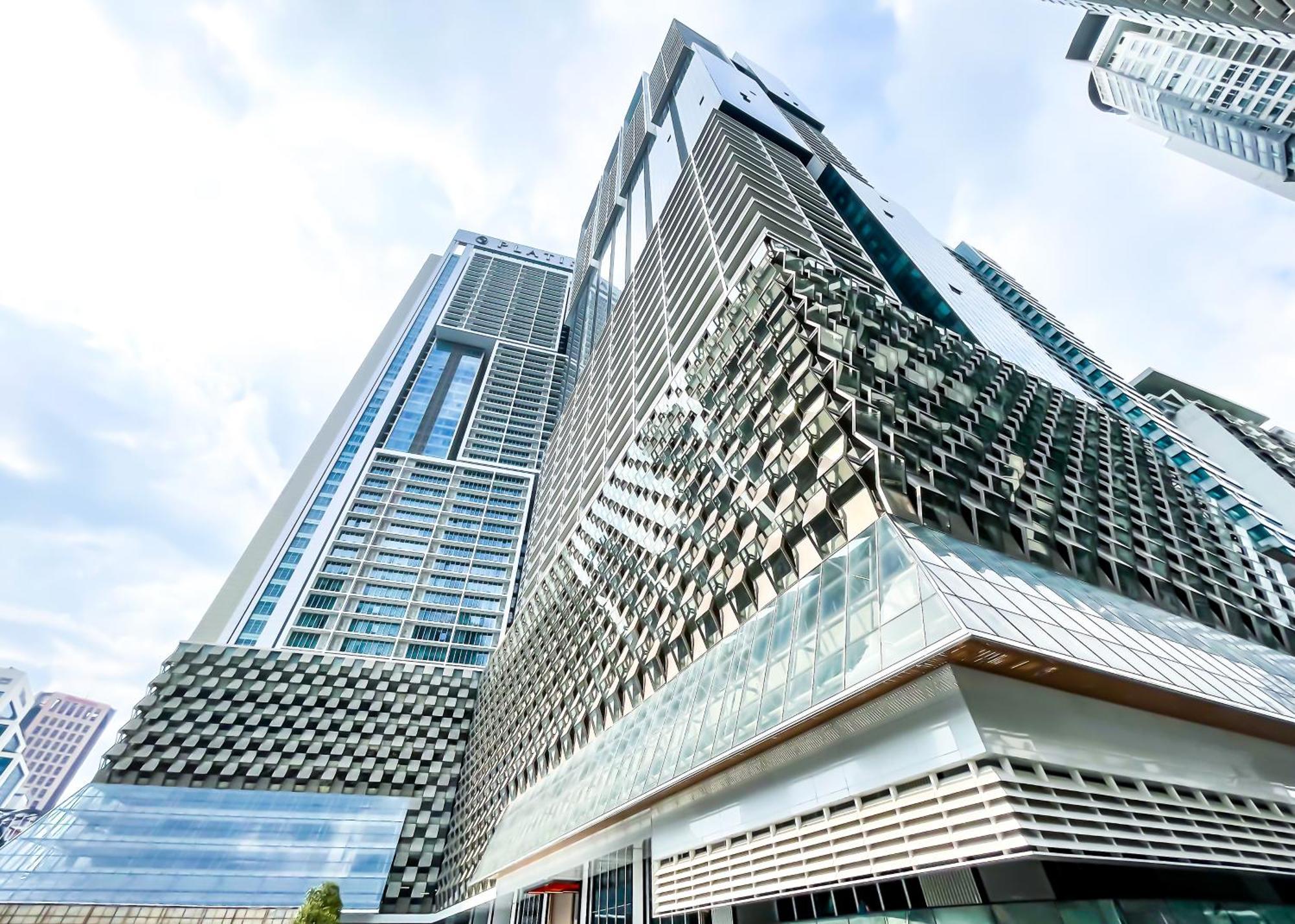 Face Kl Tower Klcc Pavilion By Kimiro *